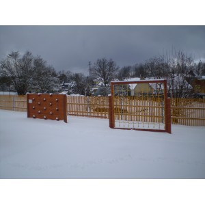 Rockwood 8  - dřěvěná stěna na lezení, hrazda, síť